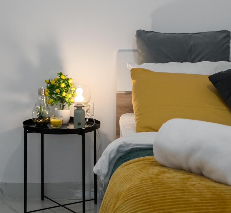 Light-monza-unirii Apartment *