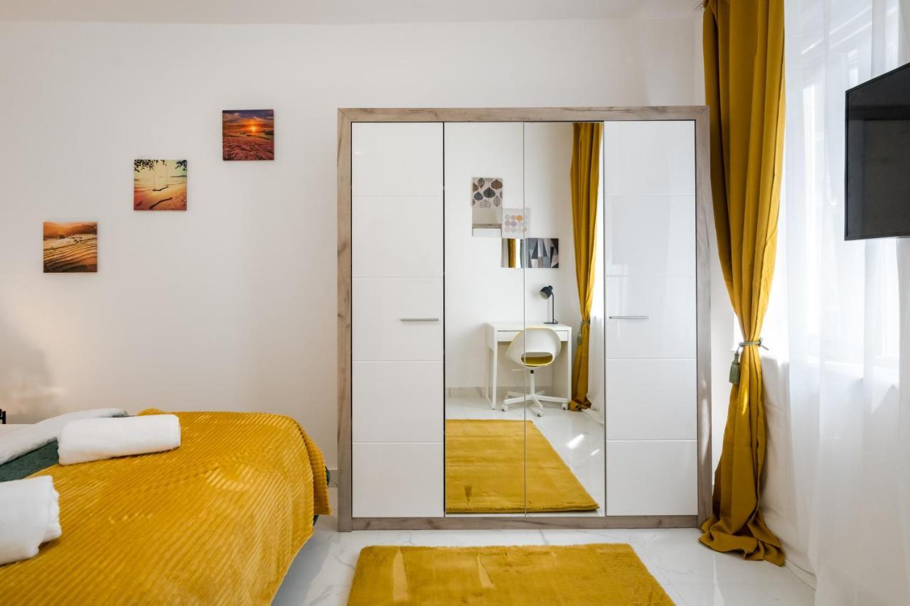 Light-monza-unirii Apartment